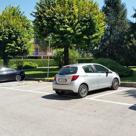 B&B Holidays Artisti Peschiera del Garda Exterior foto